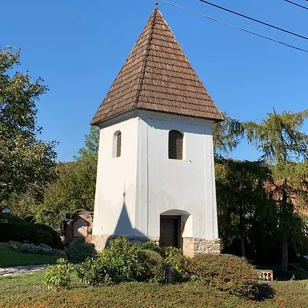 Mandula House