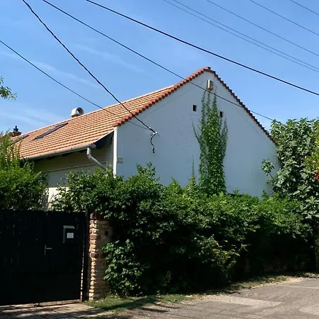 Holiday home Mandula House *