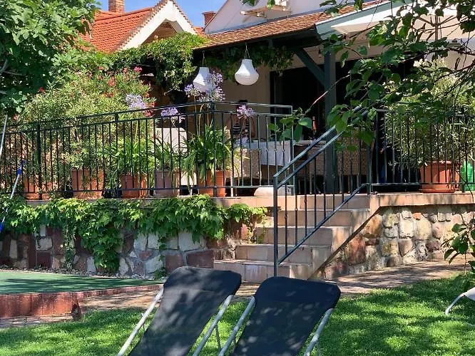 Mandula House Paloznak