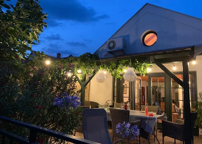 Vakantiehuis Mandula House *