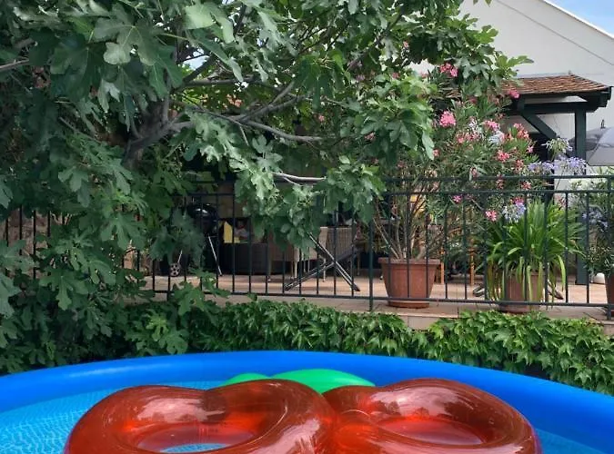 Mandula House Vakantiehuis *