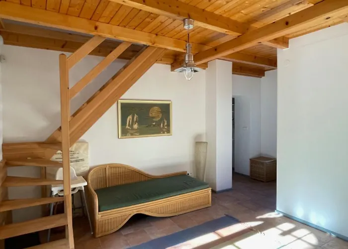 別荘 Mandula House パロズナク